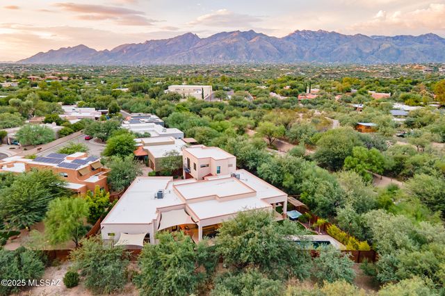 2920 N Old Fort Lowell Court, Tucson, AZ 85712