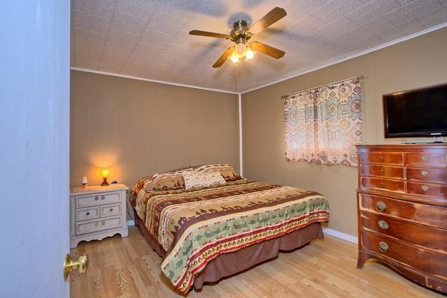 400 Hickory Hill Drive, Burkeville, TX 75932