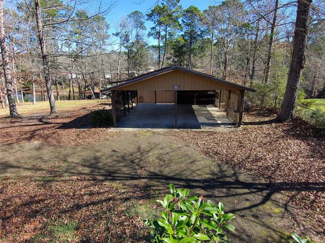 400 Hickory Hill Drive, Burkeville, TX 75932