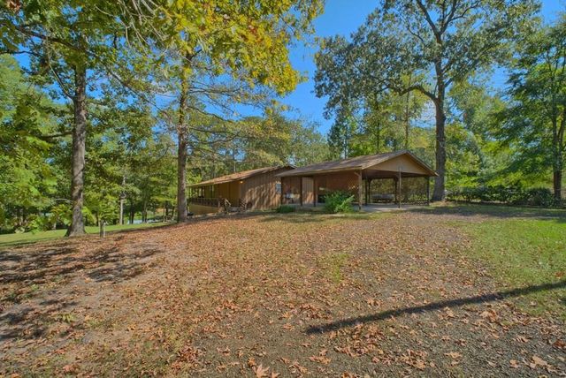 400 Hickory Hill Drive, Burkeville, TX 75932