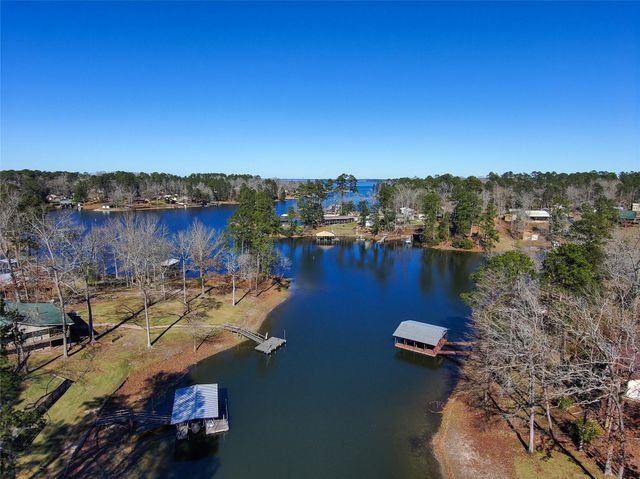 400 Hickory Hill Drive, Burkeville, TX 75932