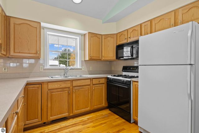 5333 Heritage Way, Traverse City, MI 49685