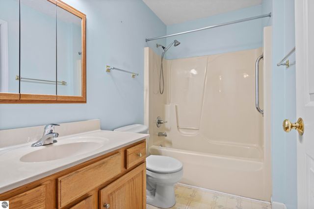 5333 Heritage Way, Traverse City, MI 49685