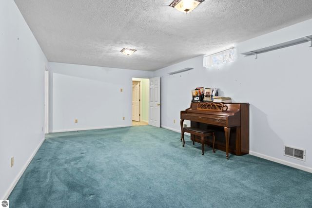 5333 Heritage Way, Traverse City, MI 49685