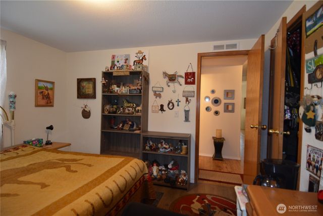 440 W Inlet Lane, Sequim, WA 98382