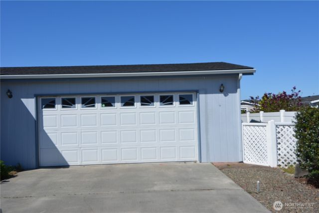 440 W Inlet Lane, Sequim, WA 98382