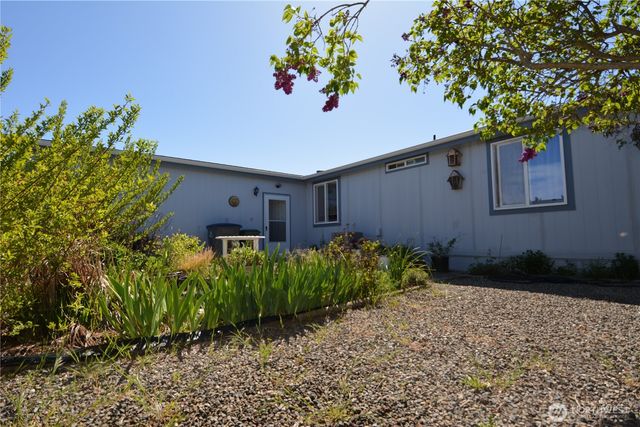440 W Inlet Lane, Sequim, WA 98382