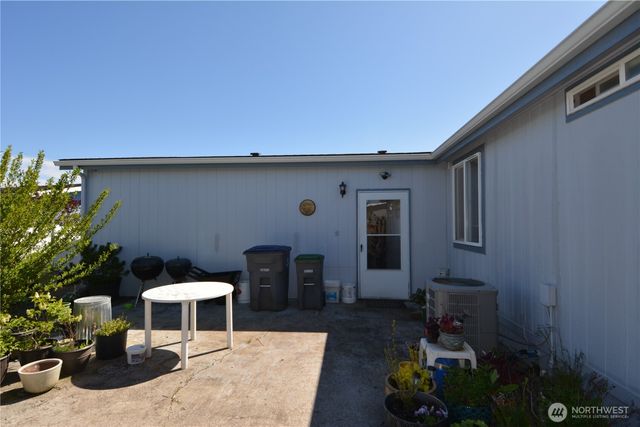 440 W Inlet Lane, Sequim, WA 98382