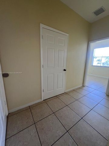 23712 SW 110th Ave, Homestead, FL 33032