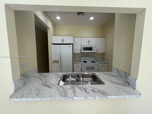 23712 SW 110th Ave, Homestead, FL 33032