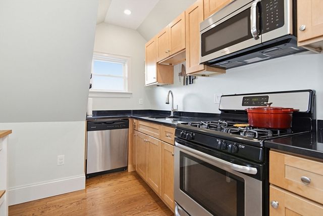 77 South St 3, Boston, MA 02130