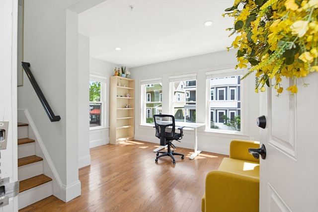 77 South St 3, Boston, MA 02130
