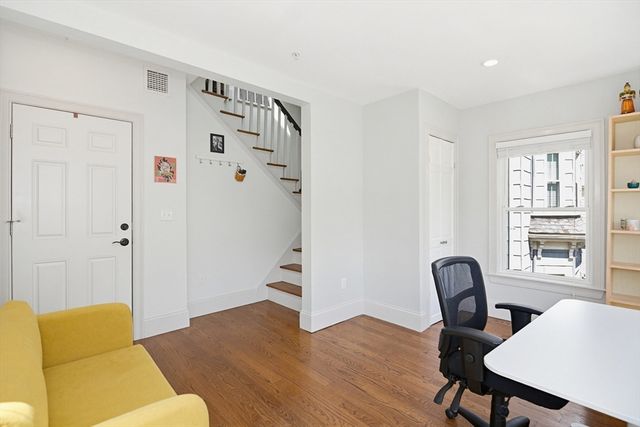 77 South St 3, Boston, MA 02130