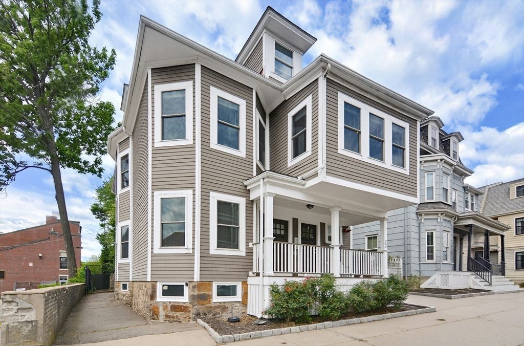 77 South St 3, Boston, MA 02130