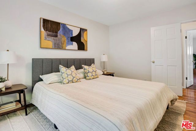 1115 N Beverly Glen Boulevard, Los Angeles, CA 90077