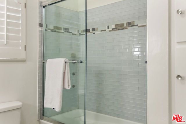 1115 N Beverly Glen Boulevard, Los Angeles, CA 90077