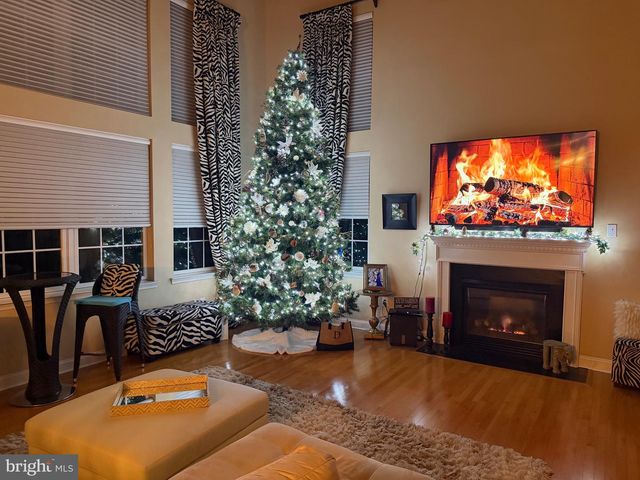 104 WILLOWBROOK CT, Swedesboro, NJ 08085