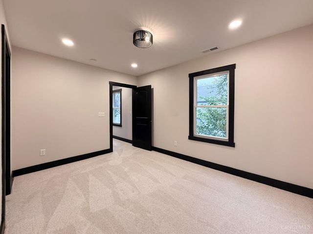 6724 Windward Street, Cincinnati, OH 45227