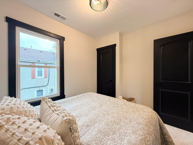 6724 Windward Street, Cincinnati, OH 45227