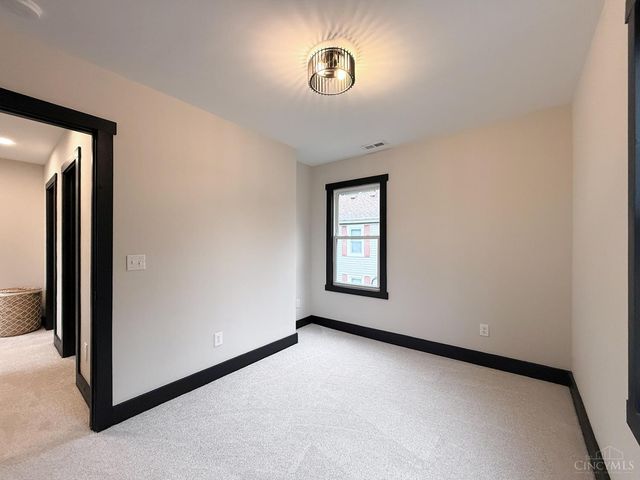 6724 Windward Street, Cincinnati, OH 45227