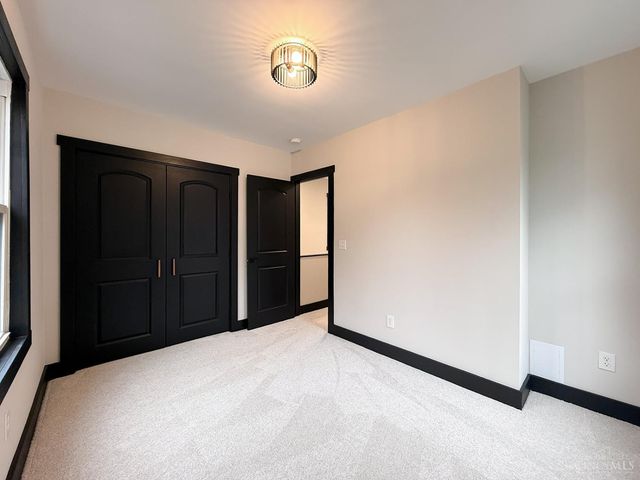 6724 Windward Street, Cincinnati, OH 45227
