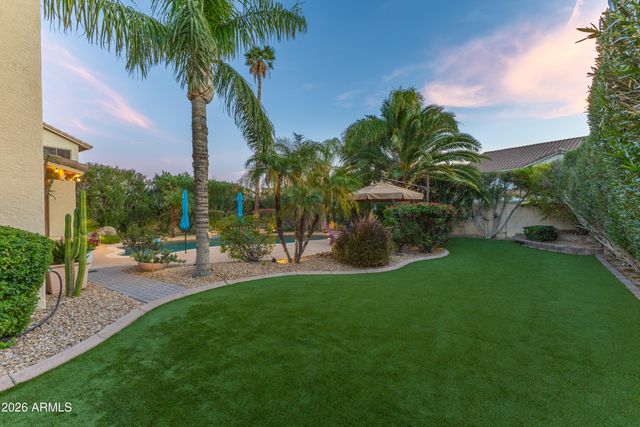 2045 E RUBY Lane, Phoenix, AZ 85024