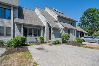 5 Tsienneto Rd Unit 146, Derry, NH 03038