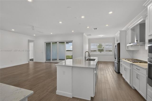 769 Hookline Circle, Loxahatchee, FL 33470