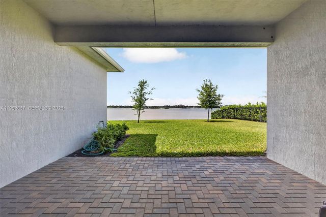 769 Hookline Circle, Loxahatchee, FL 33470