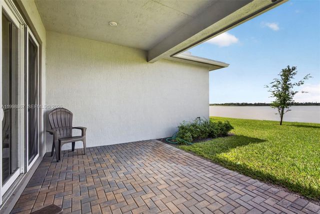 769 Hookline Circle, Loxahatchee, FL 33470