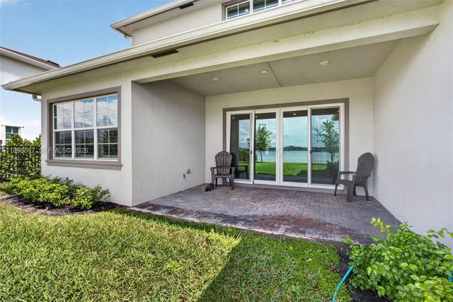 769 Hookline Circle, Loxahatchee, FL 33470