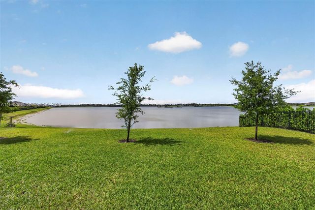 769 Hookline Circle, Loxahatchee, FL 33470