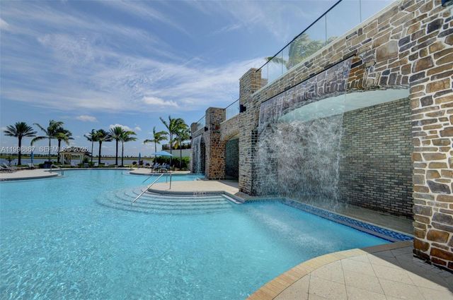 769 Hookline Circle, Loxahatchee, FL 33470