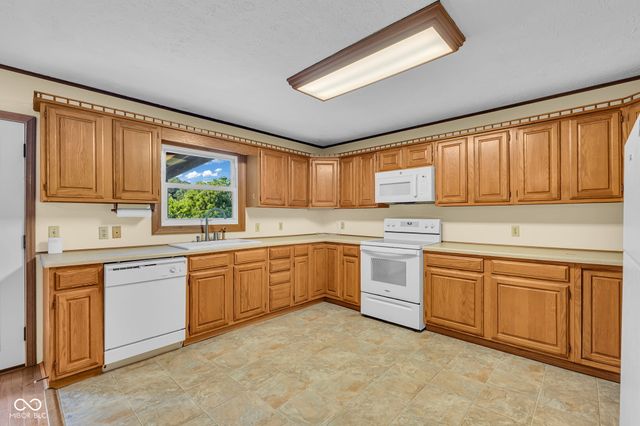 7556 W County Road 350 S, Greencastle, IN 46135