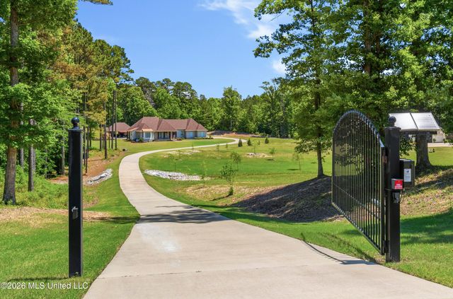 167 Dogwood Trace, Brandon, MS 39042