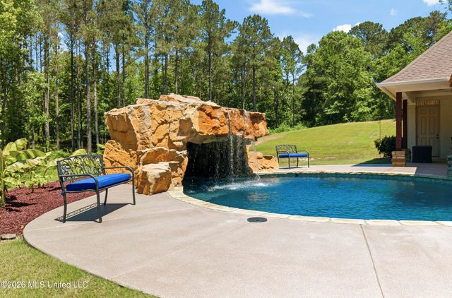 167 Dogwood Trace, Brandon, MS 39042