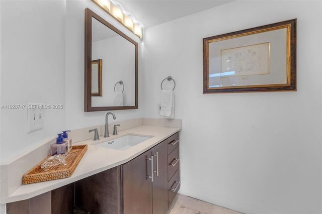 655 N Mashta Dr, Key Biscayne, FL 33149