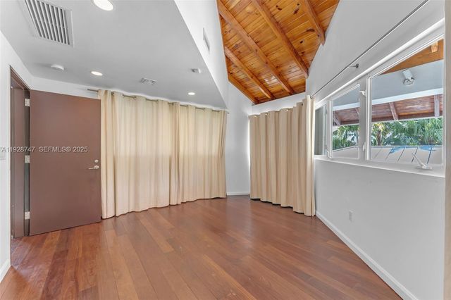 655 N Mashta Dr, Key Biscayne, FL 33149