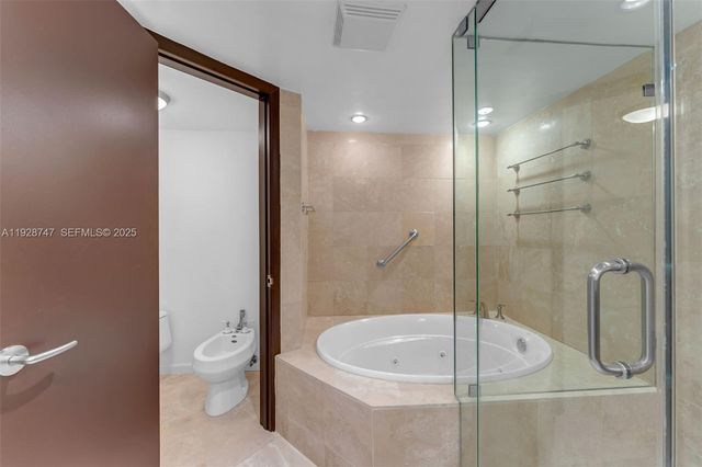 655 N Mashta Dr, Key Biscayne, FL 33149