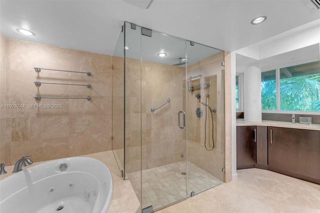 655 N Mashta Dr, Key Biscayne, FL 33149