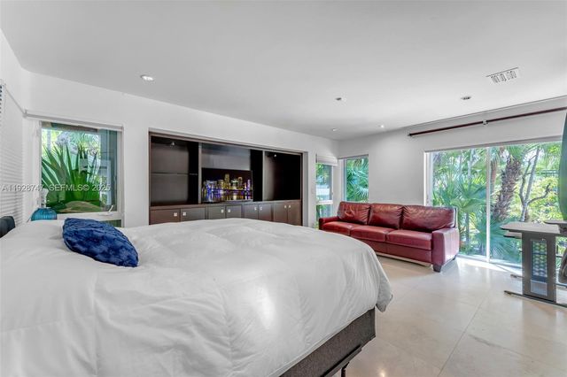 655 N Mashta Dr, Key Biscayne, FL 33149