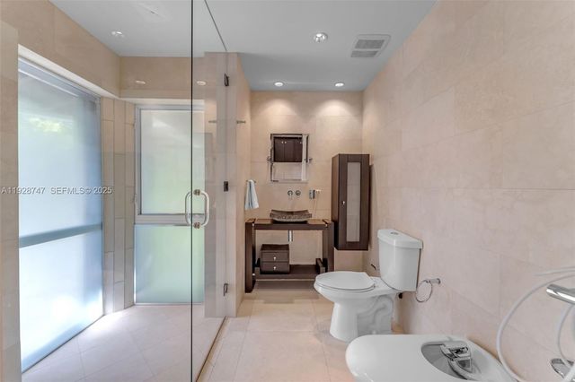 655 N Mashta Dr, Key Biscayne, FL 33149