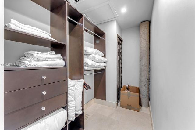 655 N Mashta Dr, Key Biscayne, FL 33149