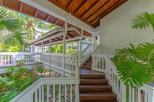 655 N Mashta Dr, Key Biscayne, FL 33149