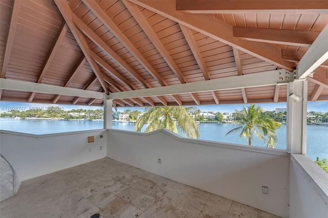 655 N Mashta Dr, Key Biscayne, FL 33149