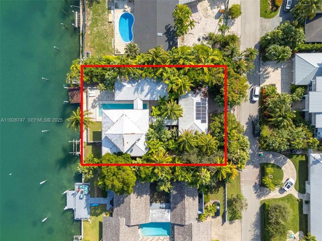 655 N Mashta Dr, Key Biscayne, FL 33149