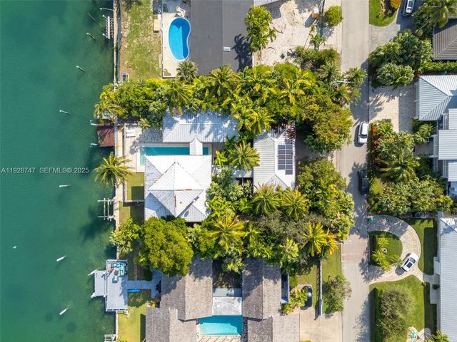 655 N Mashta Dr, Key Biscayne, FL 33149