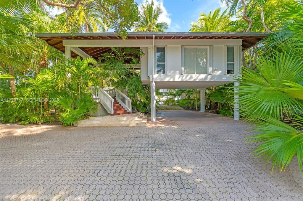 655 N Mashta Dr, Key Biscayne, FL 33149