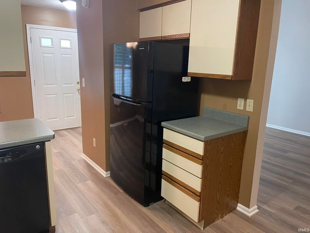 8012 Harrisburg Lane, Fort Wayne, IN 46835