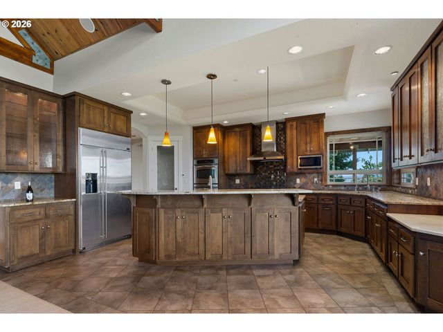 18885 Ne BUENA VISTA Dr, Dundee, OR 97115